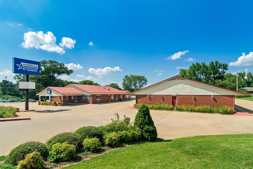 Americas Best Value Inn & Suites Siloam Springs Motel in Siloam Springs