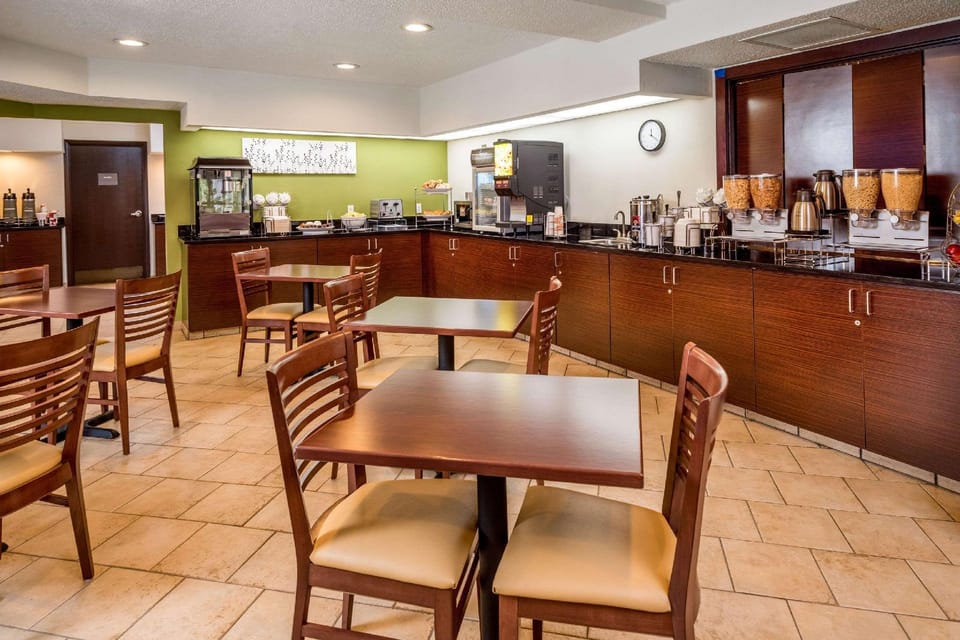 Sleep Inn & Suites Cross Lanes - South Charleston Hotel in Ohio