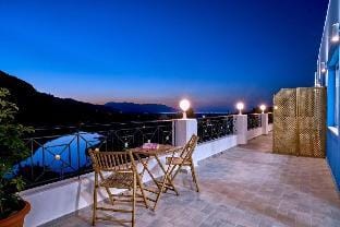 Stunning Lake Kournas Retreat★ 2 New Private Pool! Hotel in Crete