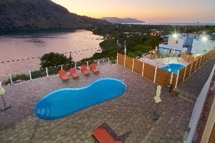 Stunning Lake Kournas Retreat★ 2 New Private Pool! Hotel in Crete