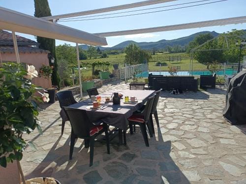 Au BeauLieu Hotel in Berrias-et-Casteljau