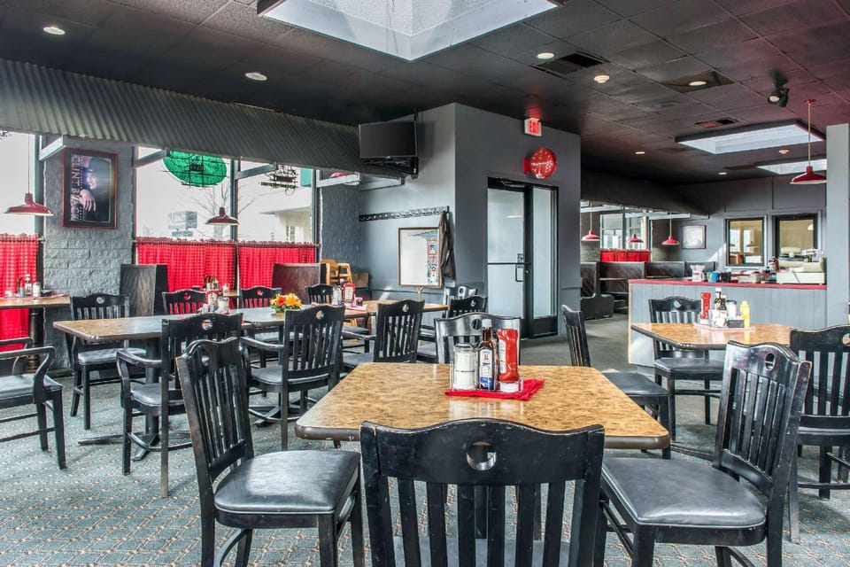 Quality Inn & Suites Fairview - Erie Hotel in Lake Erie