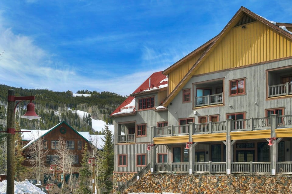 Expedition Station Hotel in Keystone