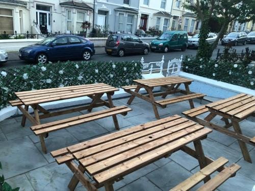 Voyage Hostel - Rooms with Shared Kitchen Hostel in Douglas