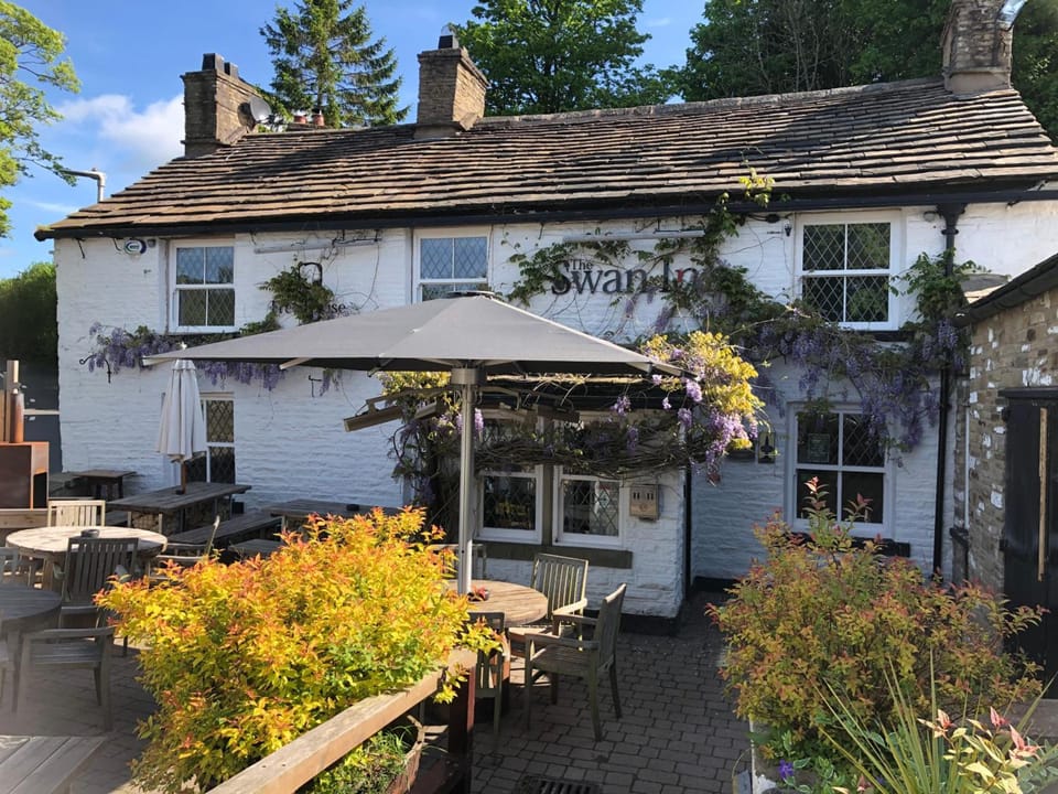 The Swan Inn Hotel in High Peak District