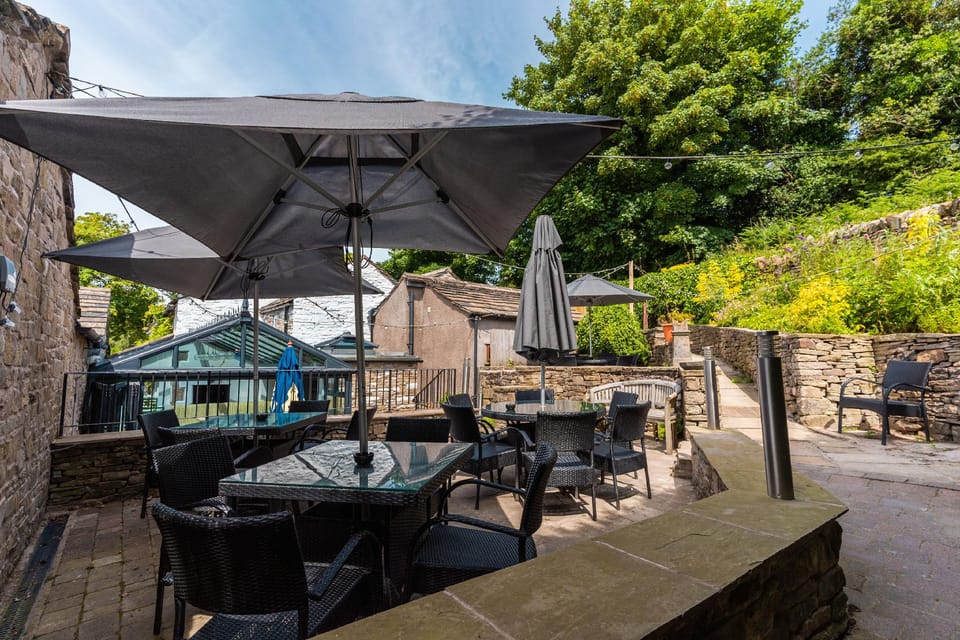 The Swan Inn Hotel in High Peak District