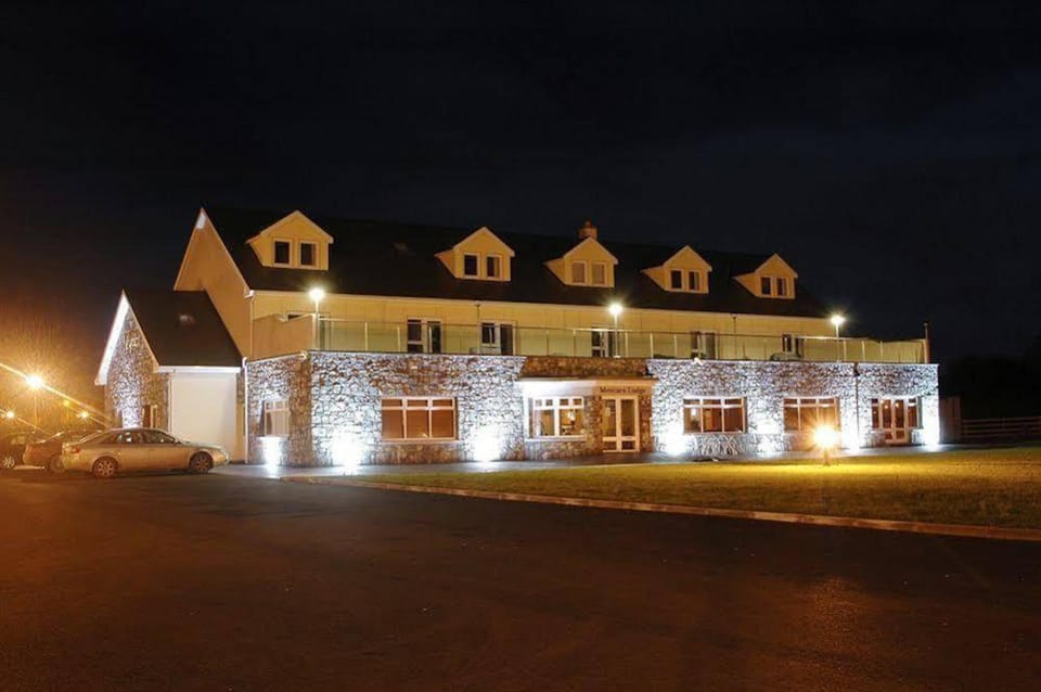 Moycarn Lodge & Marina Hotel in County Galway