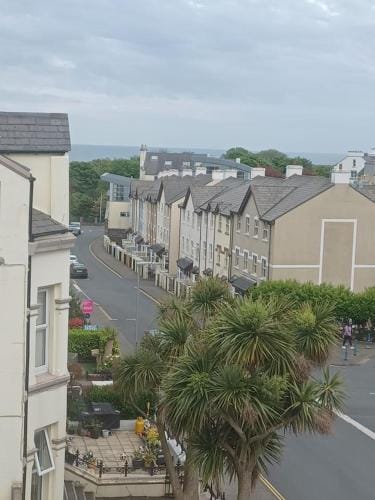 Voyage Hostel - Ensuite Family Rooms with shared kitchen Hostel in Douglas