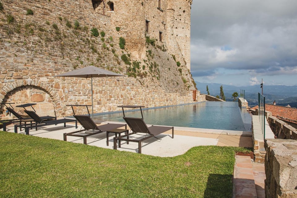 Castello di Rocca Cilento Hotel in Campania