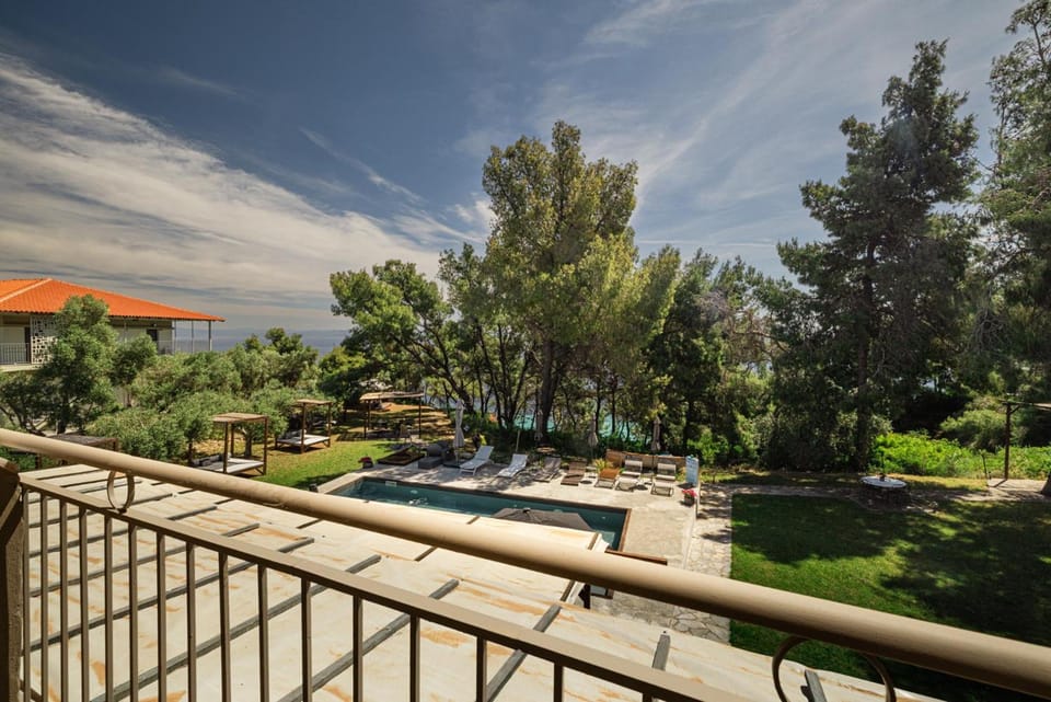 Pefkon Suites Hotel in Halkidiki