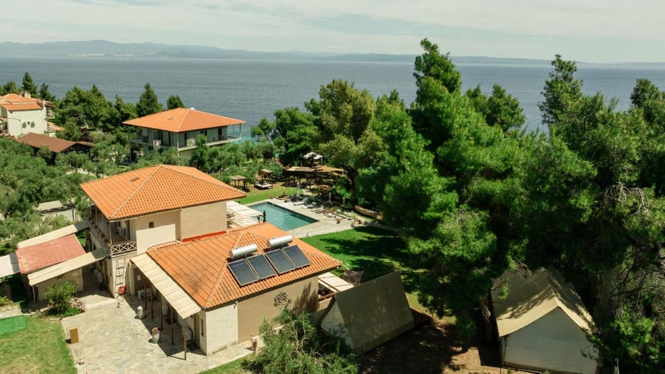 Pefkon Suites Hotel in Halkidiki