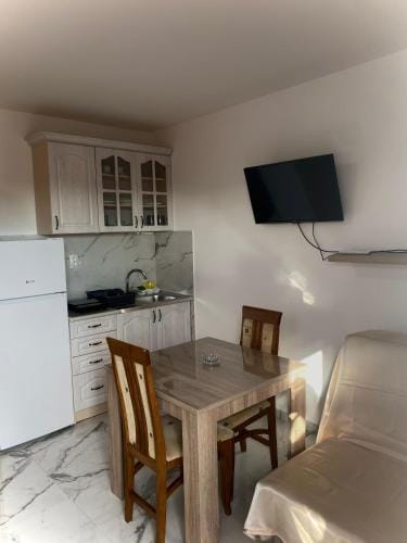 Apartmani Orlovic Bar Hotel in Montenegro