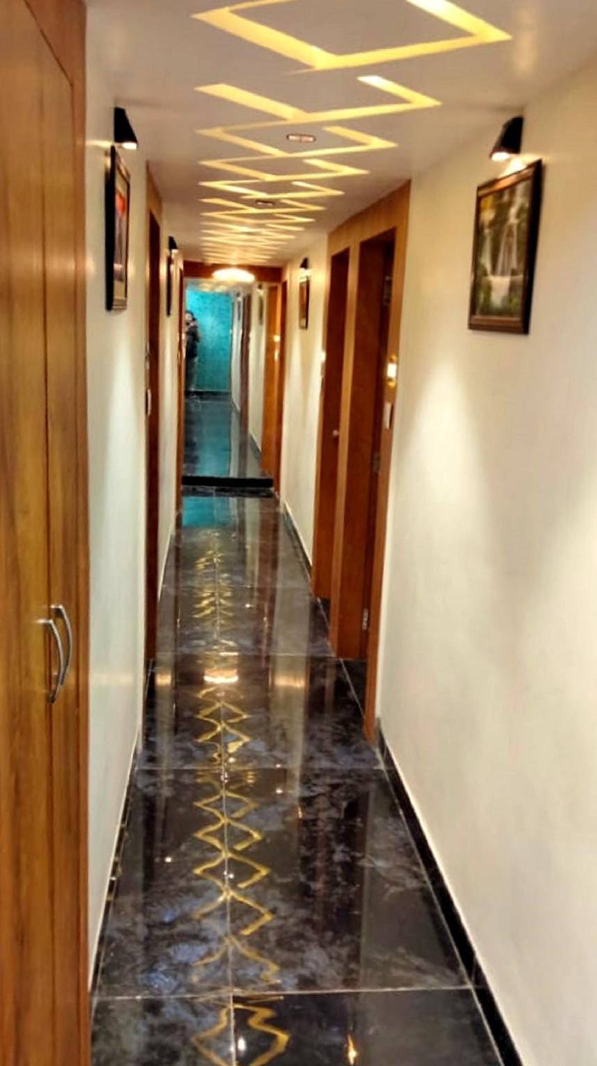 Hotel Pride Villa Hotel in Ahmedabad