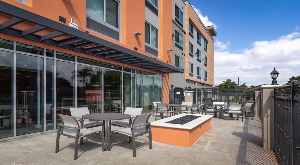 Holiday Inn Express And Suites Hawaiian Gardens By IHG Hotel in Hawaiian Gardens