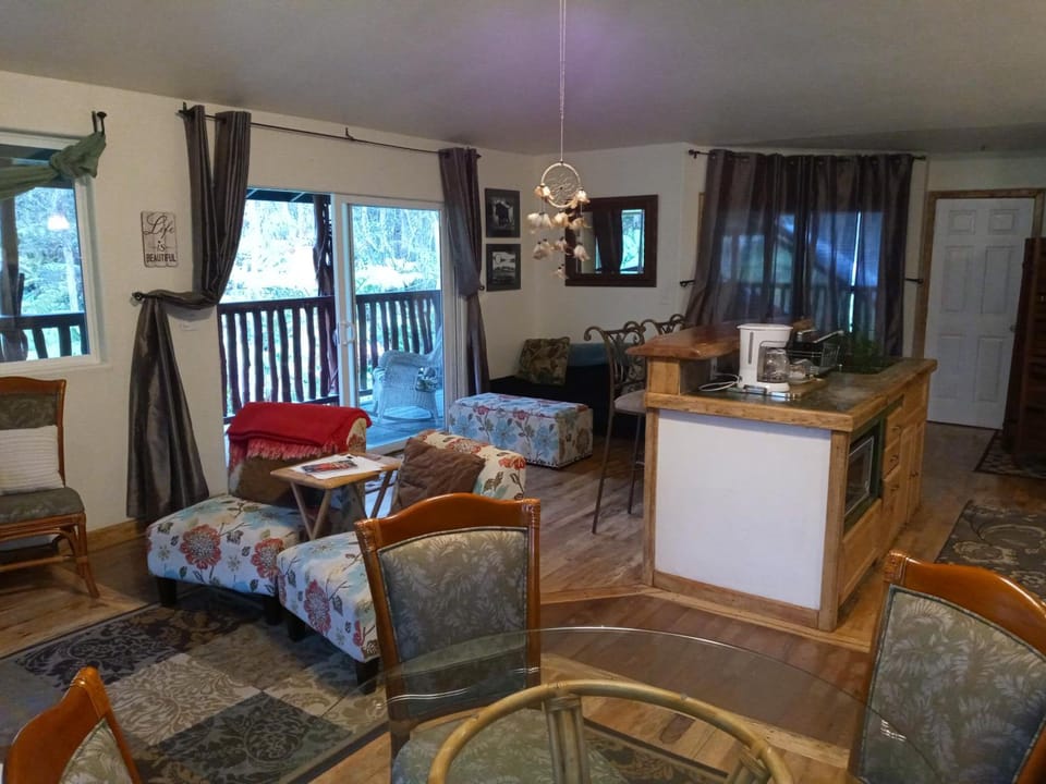 Aloha Crater Lodge Hotel in Volcano