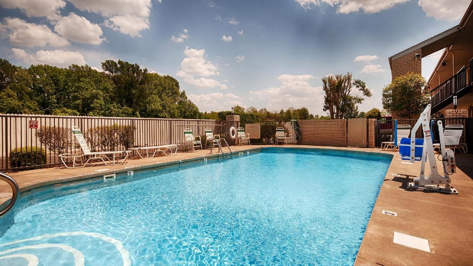 Quality Inn & Suites West Helena Hotel in West Helena