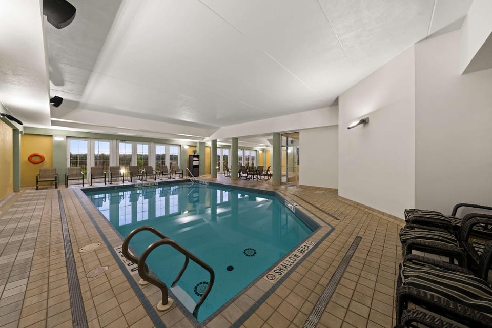 Best Western Plus Orangeville Inn & Suites Hotel in Orangeville