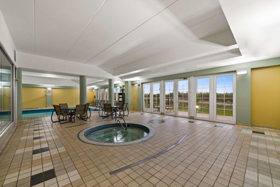 Best Western Plus Orangeville Inn & Suites Hotel in Orangeville