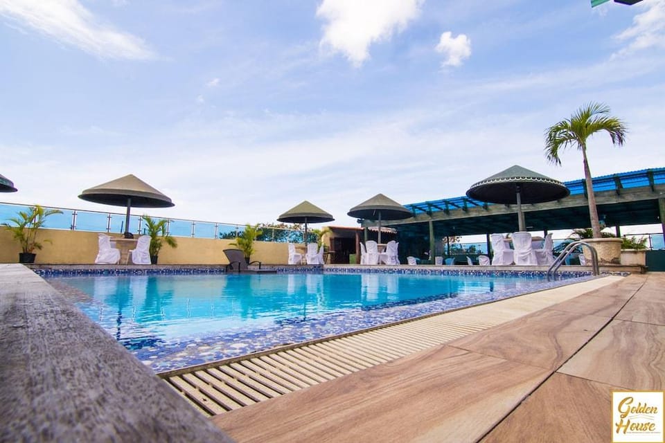 Golden House Hotel & Restaurant Hotel in Santo Domingo Este