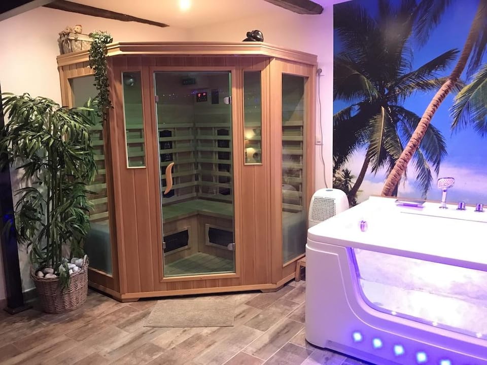 Le Mas Romantique Hotel in Provence-Alpes-Côte d'Azur