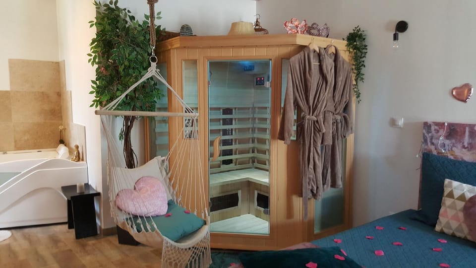 Le Mas Romantique Hotel in Provence-Alpes-Côte d'Azur