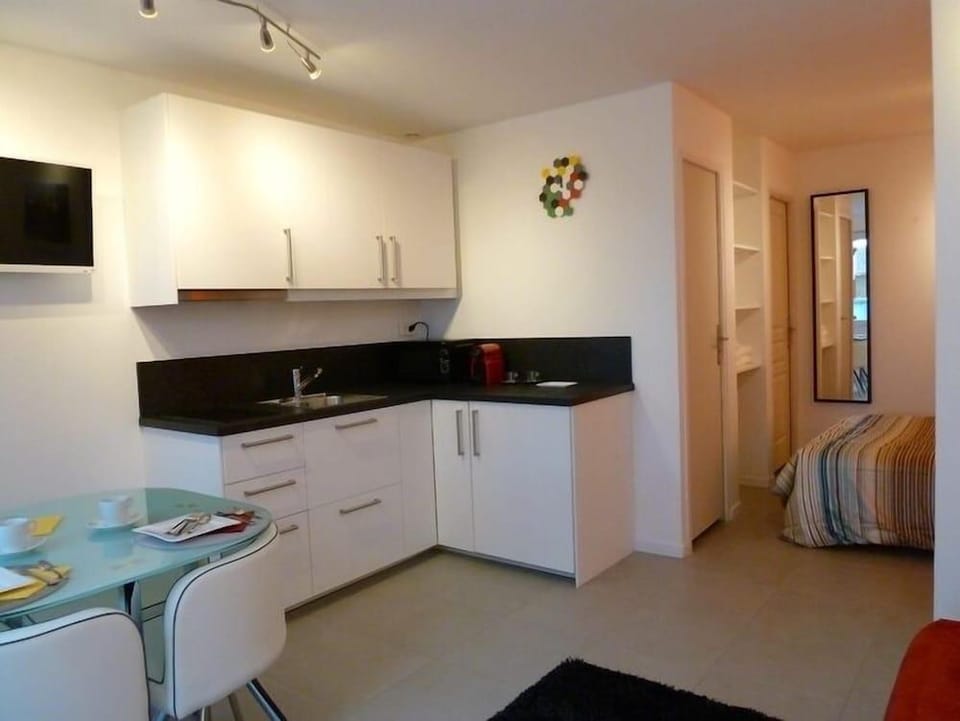 Le Clos Feuillat Hotel in Villeurbanne