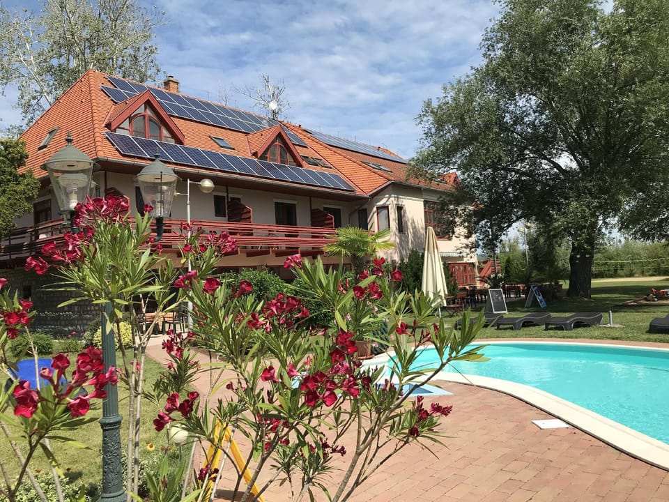 Zsanett Hotel Hotel in Hungary
