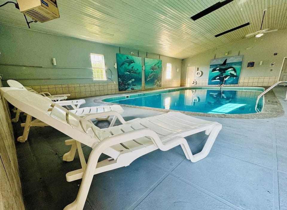 Ozark Inn & Suites Hotel in Osage Beach
