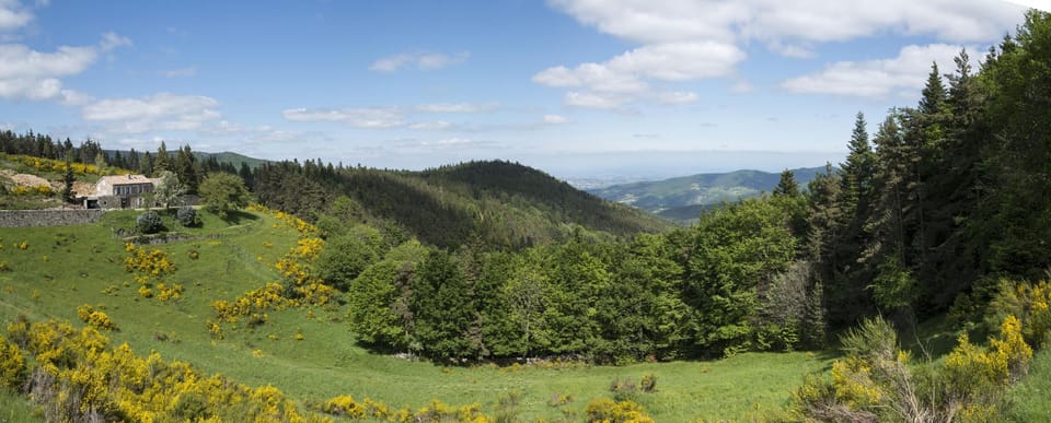 Chambres d’hôtes, Gîte, Suite : “Au Hangar ” Hotel in Auvergne-Rhône-Alpes
