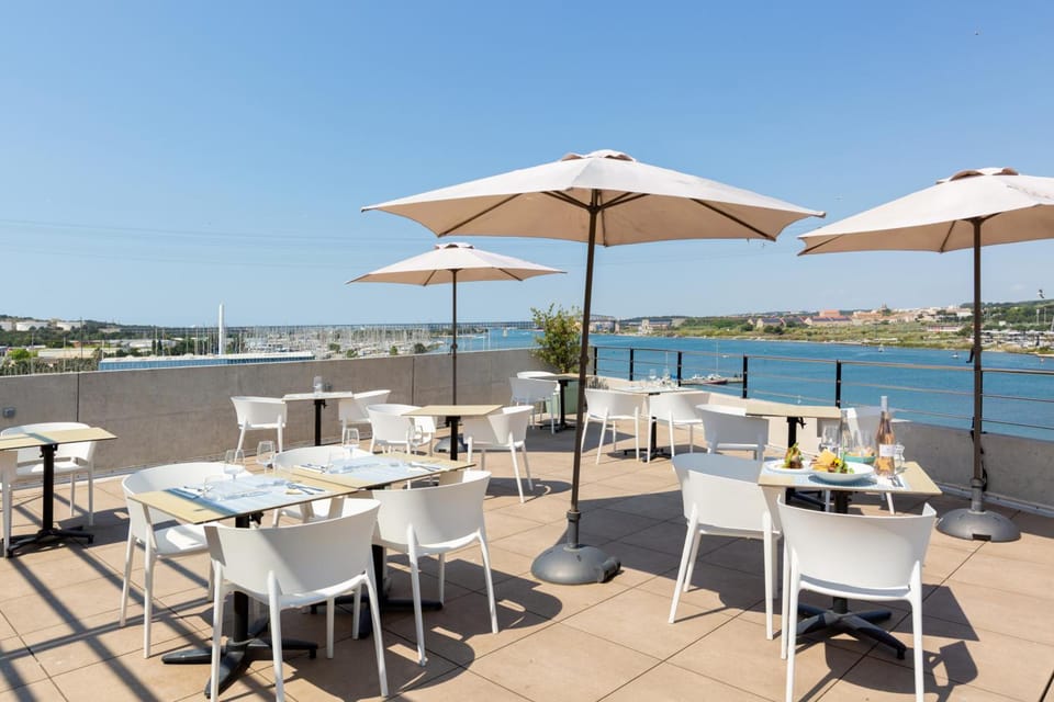 GOLDEN TULIP MARTIGUES - Provence Hotel in Provence-Alpes-Côte d'Azur