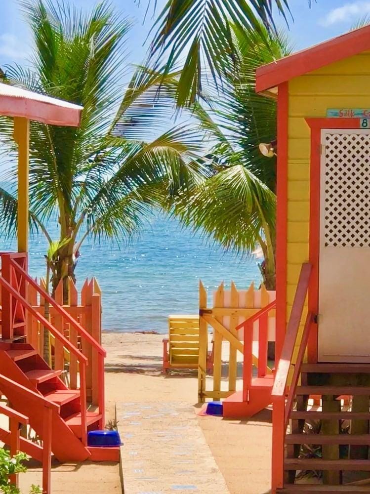 Julia´s Cabanas Hotel in Placencia