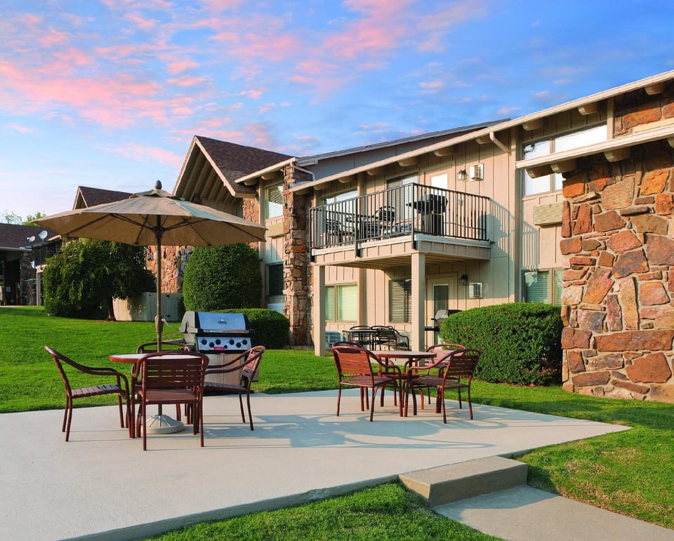 Club Wyndham Grand Lake Hotel in Ozark Mountains