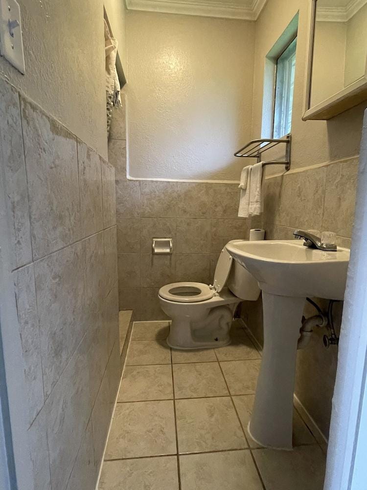Economy Inn Hotel in Gonzales