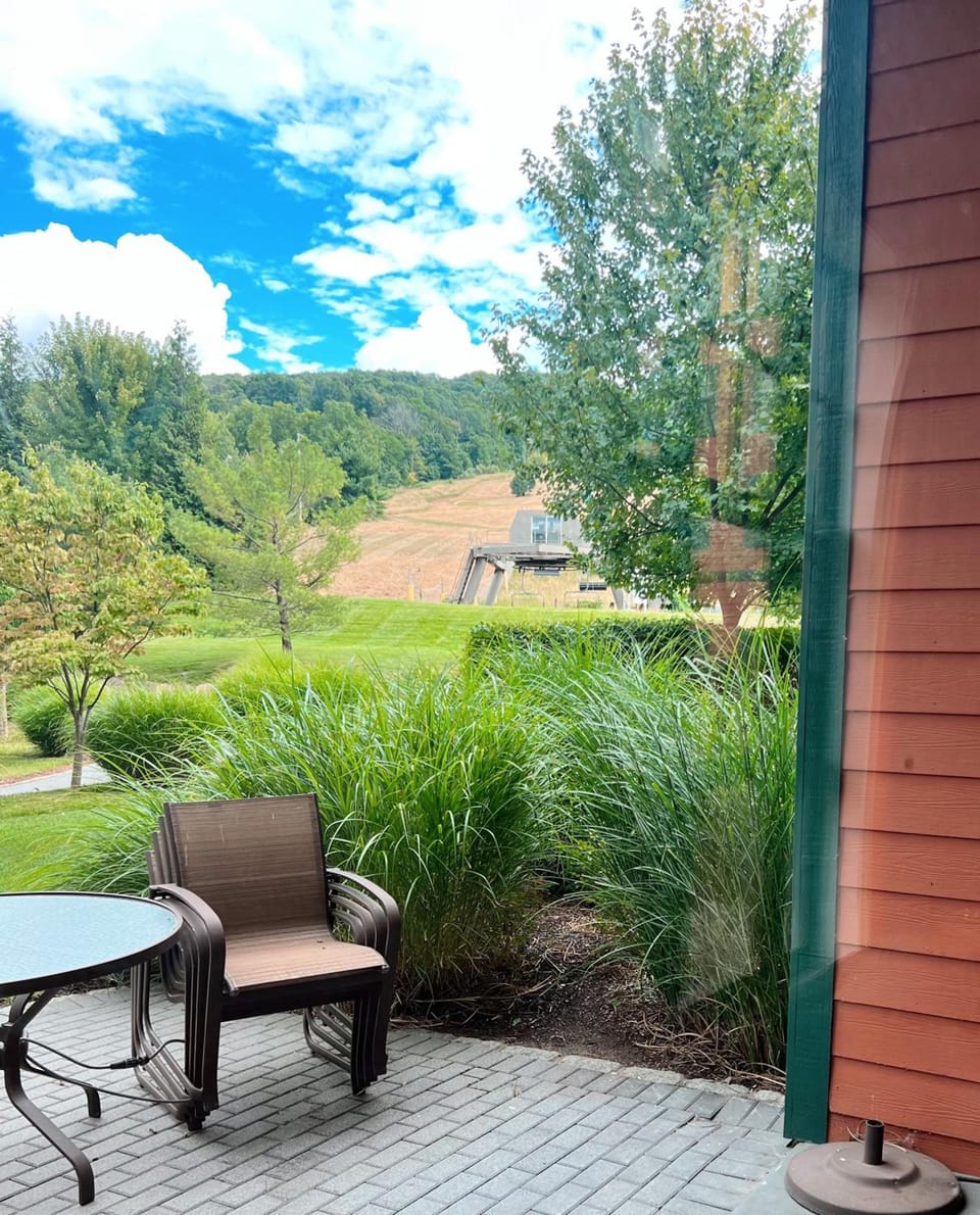 Mountain Creek Resort at Appalachian Hotel - Pool & Hot Tub Apartment hotel in Vernon Township