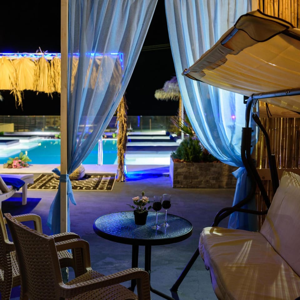 Nalu Suites Hotel in Santorini