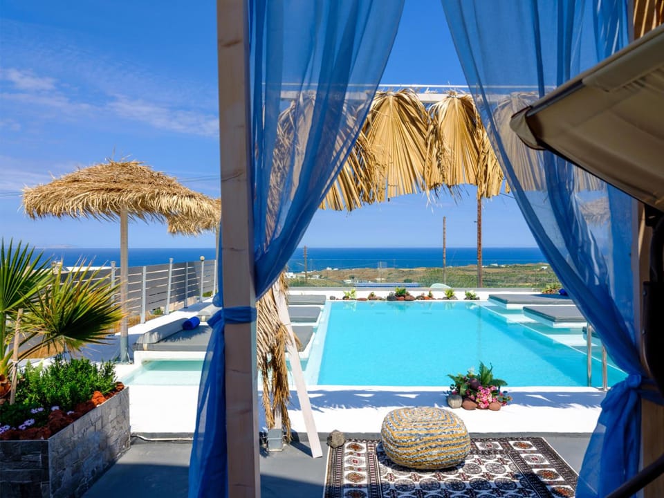 Nalu Suites Hotel in Santorini