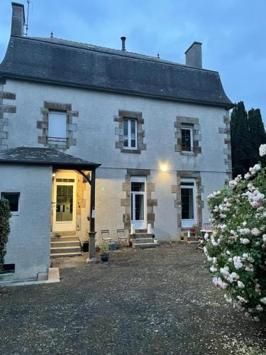 Les Hirondelles de la villa des roses Hotel in Brittany