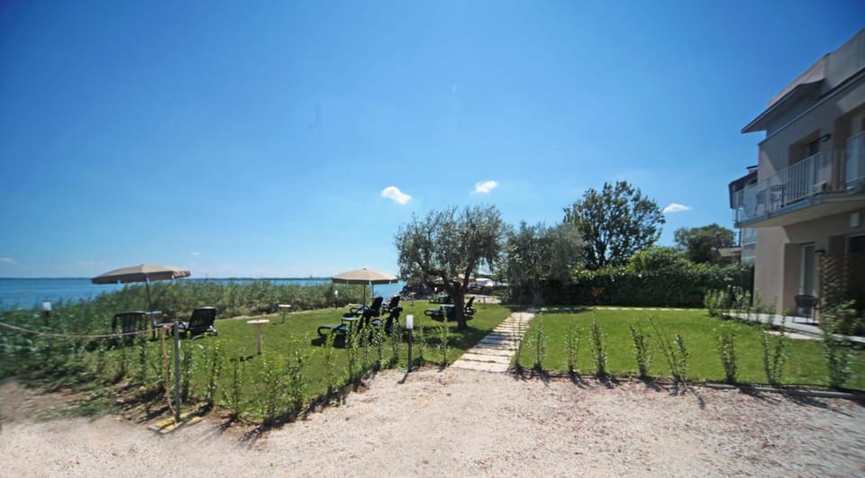 Smeraldo dip Villa Canneto Hotel in Sirmione