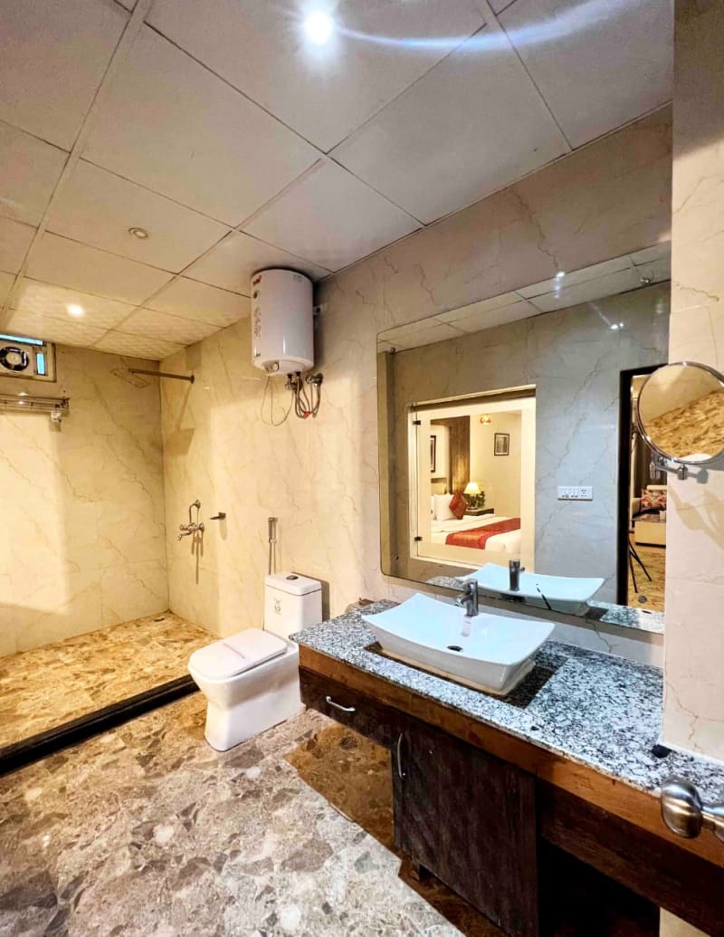 Hotel Shoba Estate Delhi Airport Hotel in New Delhi