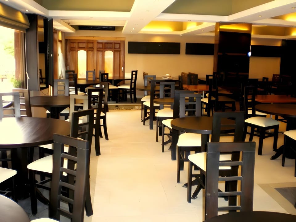 HILL TOP HOTEL Hotel in Karachi