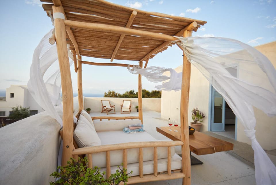 Oia's Cellars Hotel in Oia