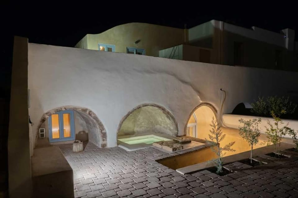 Oia's Cellars Hotel in Oia