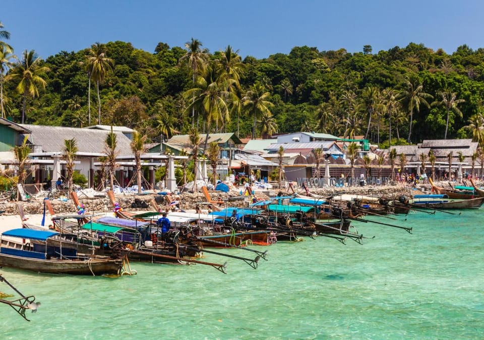 Phi Phi Ba Kao Bay Resort Hotel in Krabi Changwat