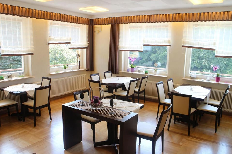 Gasthaus Zum Hohenstein Inn in Hesse