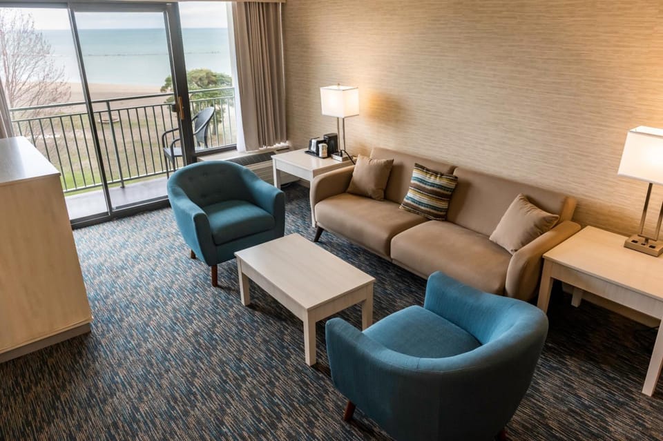 Illinois Beach Hotel Hotel in Waukegan