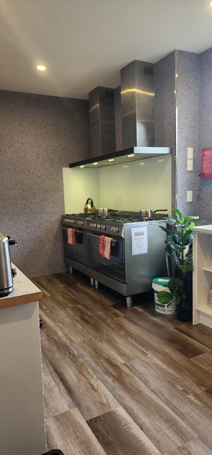Shared lounge/TV area