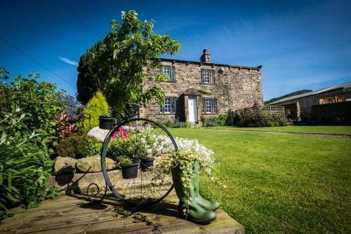 Crown Cottage Farm Hotel in Craven District