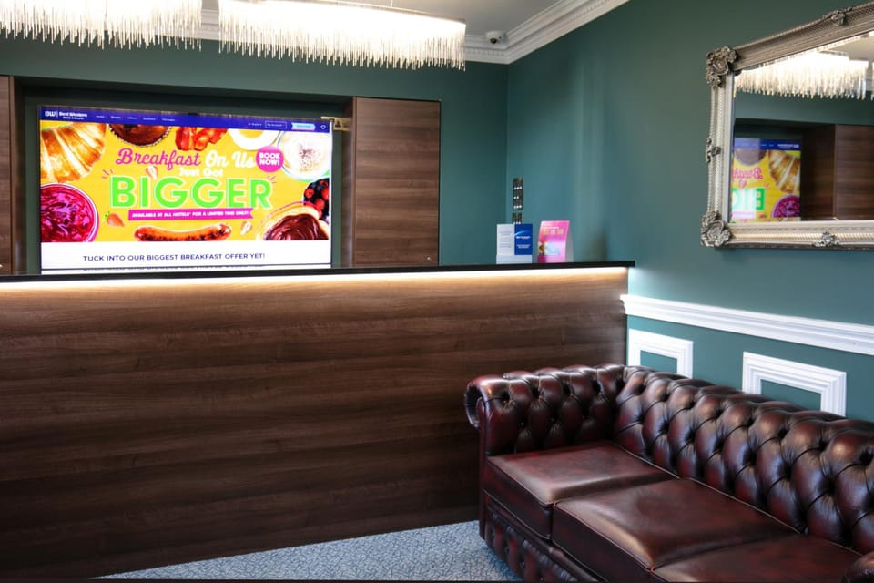 Shared lounge/TV area