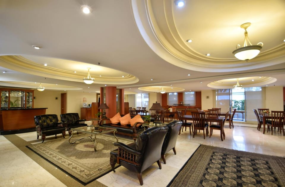 Shared lounge/TV area
