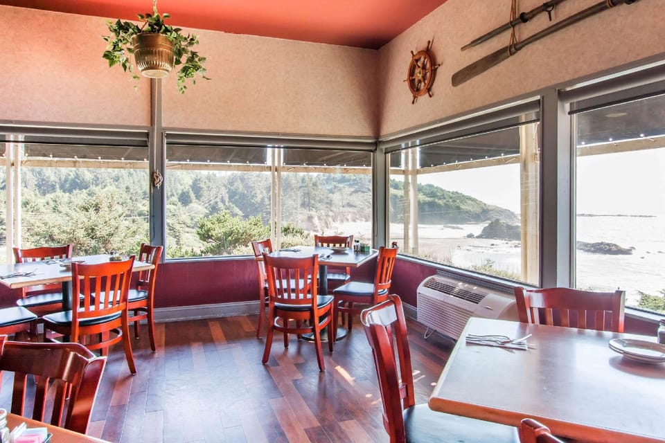 Clarion Inn Surfrider Resort Hotel in Lincoln Beach